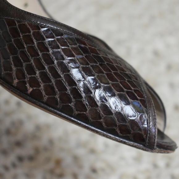 Bruno Magli vintage brown textured heels - Picture 7 of 12